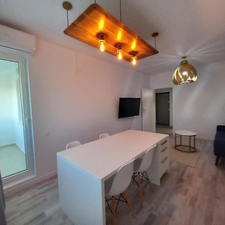 Preciziei 1Br Luxury Apartment With Fast Wifi, Self Check In And Parking Bukurešť Exteriér fotografie