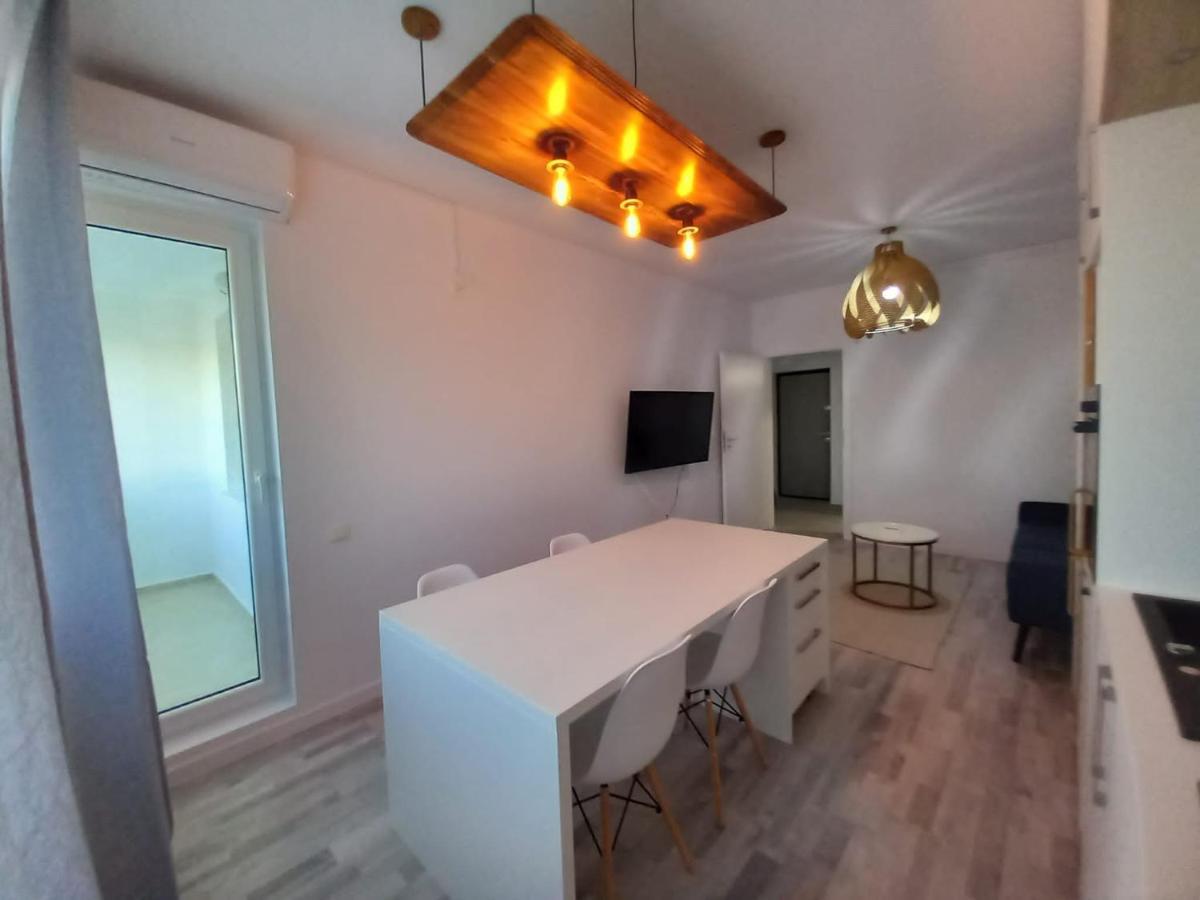 Preciziei 1Br Luxury Apartment With Fast Wifi, Self Check In And Parking Bukurešť Exteriér fotografie
