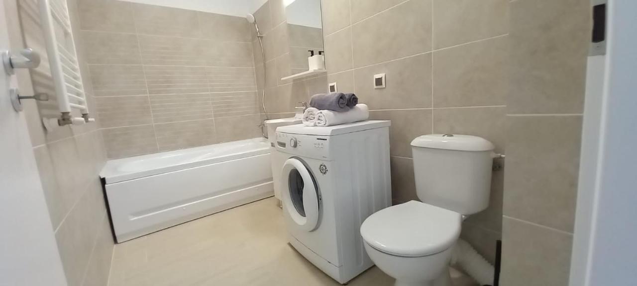 Preciziei 1Br Luxury Apartment With Fast Wifi, Self Check In And Parking Bukurešť Exteriér fotografie