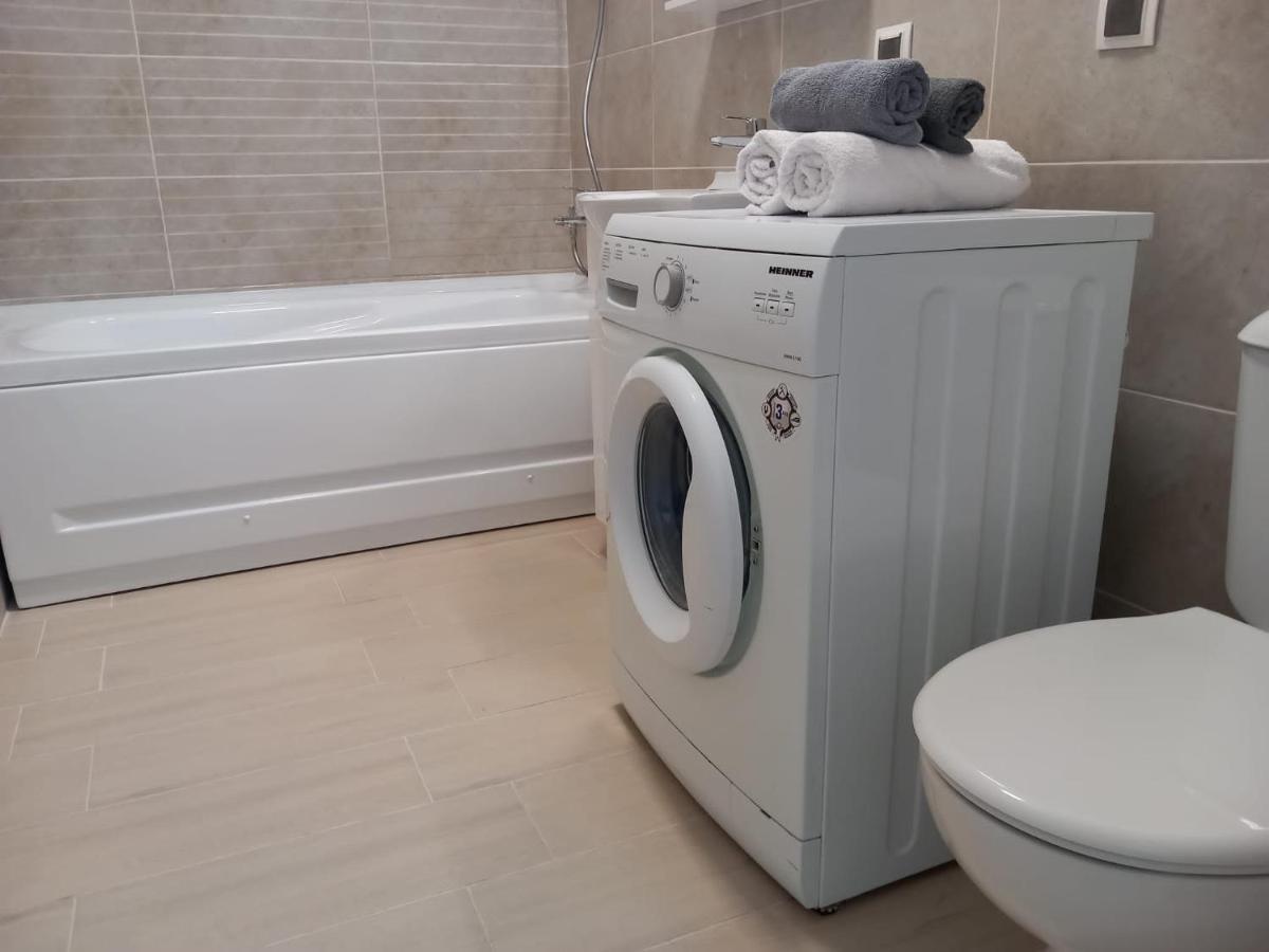 Preciziei 1Br Luxury Apartment With Fast Wifi, Self Check In And Parking Bukurešť Exteriér fotografie